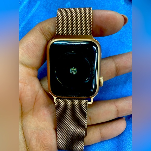 ❌❌SOLD❌❌APPLE WATCH SE SERIES 40MM. ORIGINAL WITH BILL. - Picture 4 of 11